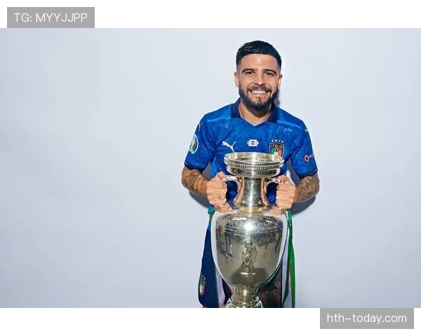 意大利球星因西涅宣布退役，辉煌职业生涯精彩瞬间引球迷追忆